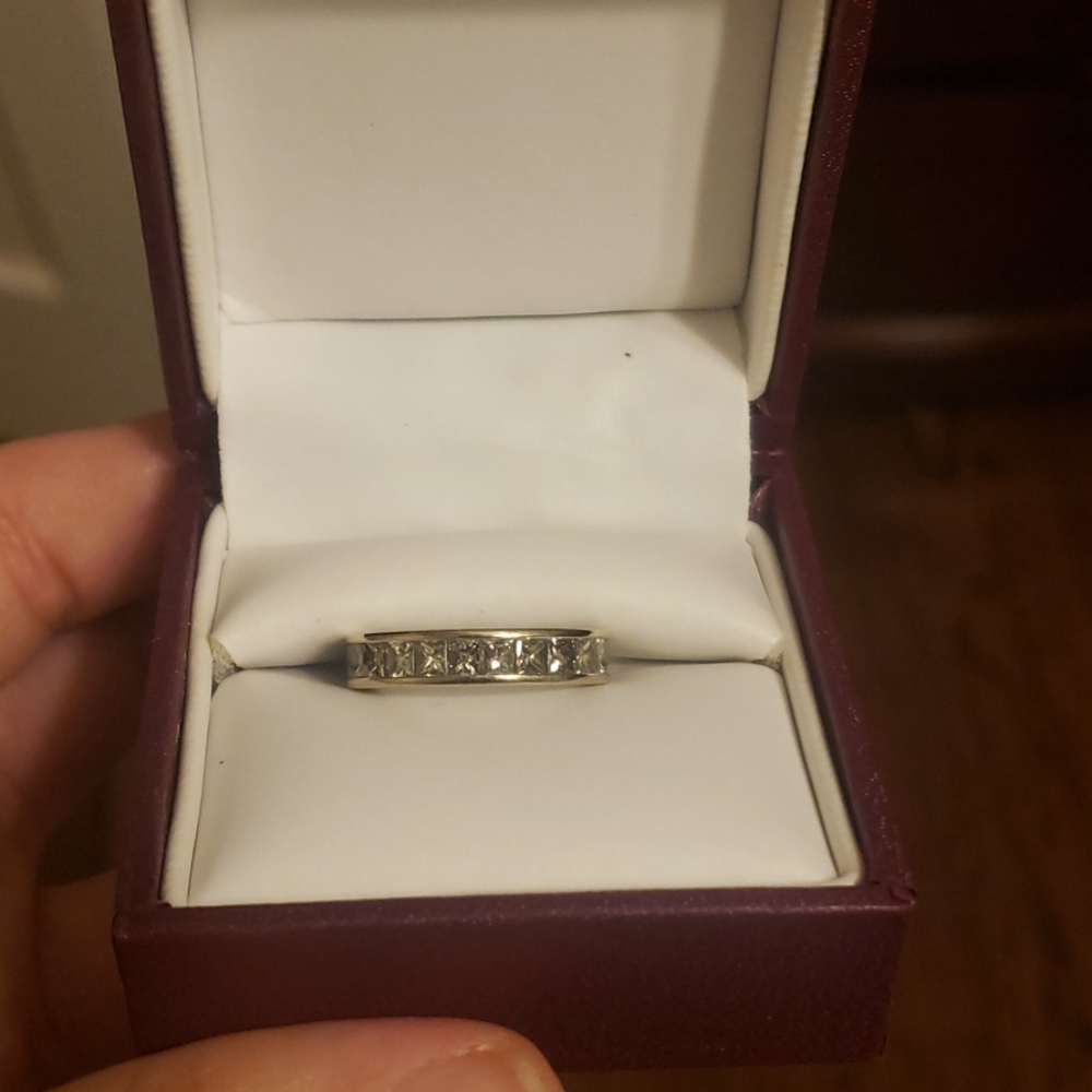 2 Ct. Princess cut 18K white gold wedding band